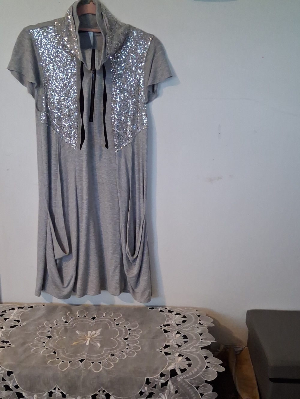 Kensie Silver Gray Sequin-Trim Short Sleeve Mini Dress